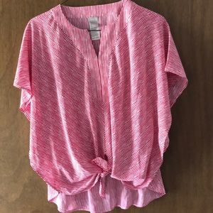 Chico’s adorable flowy summer blouse size 1. 8/10